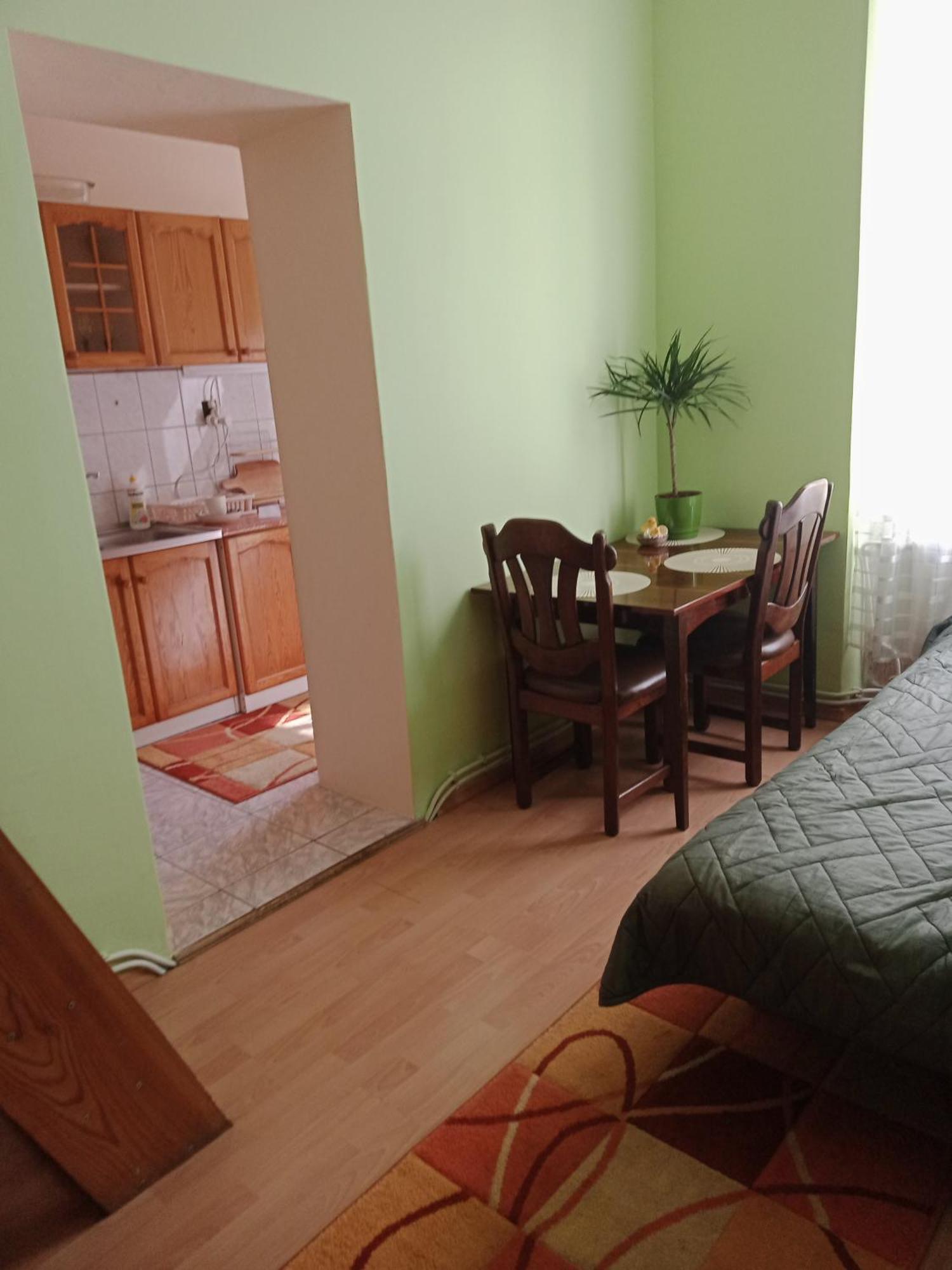 Apartament Kolo Dworcu Przemysl Exterior photo